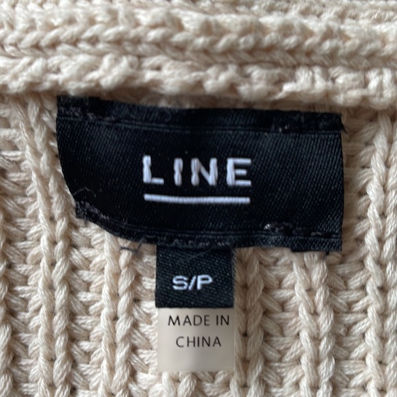 Line stripped sweater - Picture 3 of 5